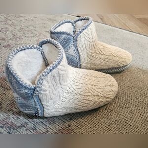 Cozy Knit House Booties